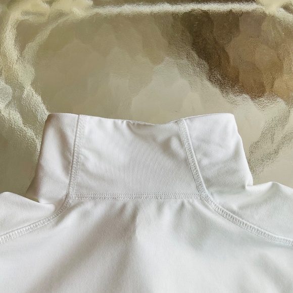 Athletic top - Picture 15 of 16